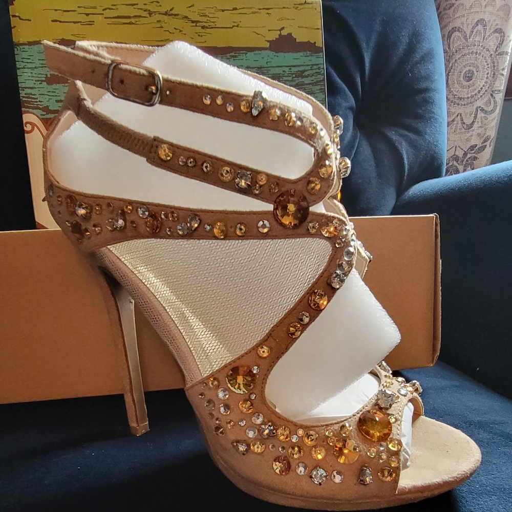 Zigi Soho Cinnamon Goddess sz 8